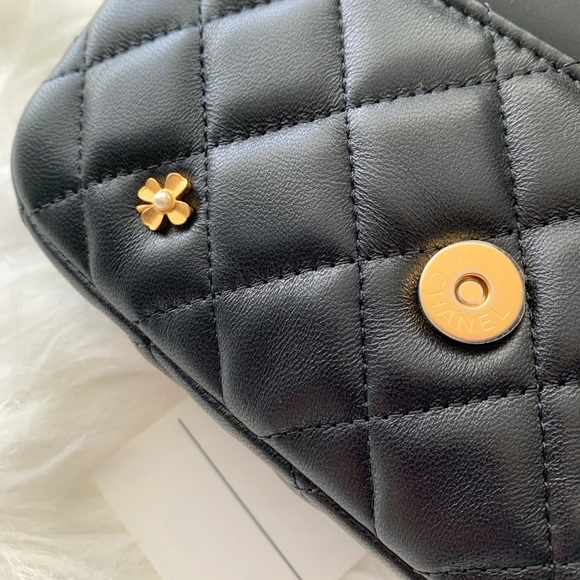 Chanel | Phone Holder Wallet on Chain - Picture 9 of 14